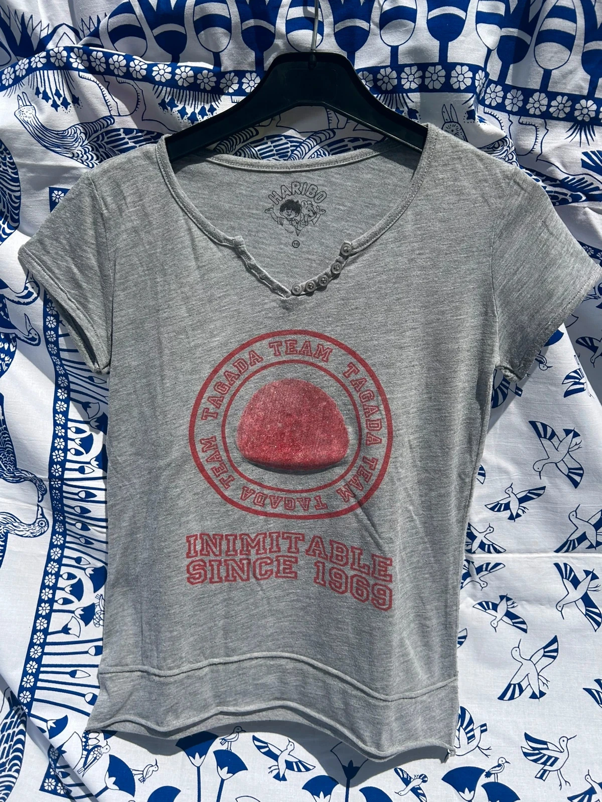 T Shirt gris et rouge cache cache 34 / XS femme très bon état